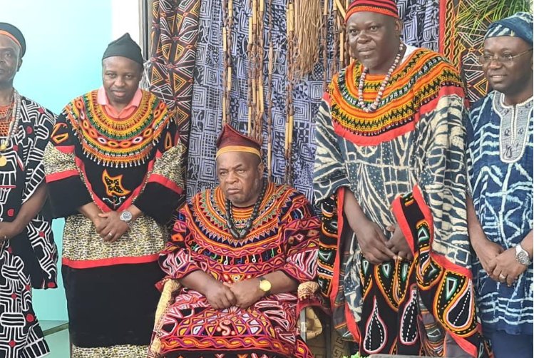 MFOOME’S COLLABORATORS AROUND THE NSO THRONE